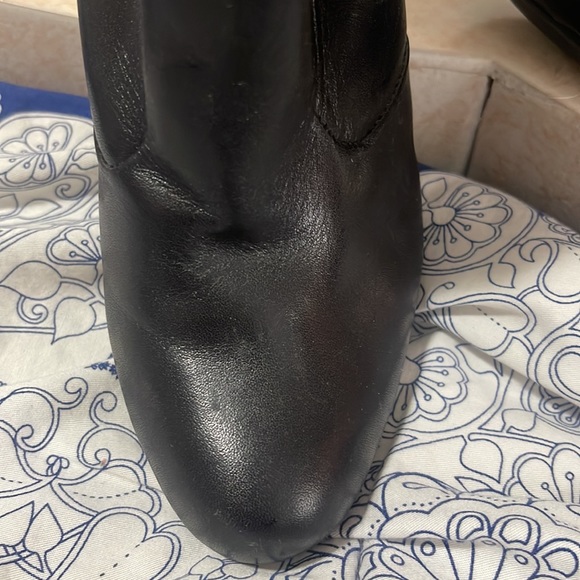 ❤️DKNYC Boots❤️ - Picture 3 of 7